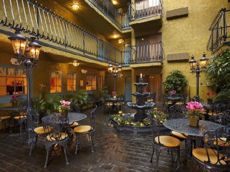 Hotel At Venice 4*