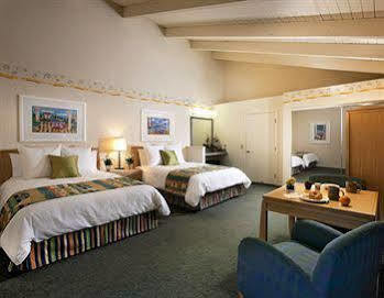 At Venice Hotel